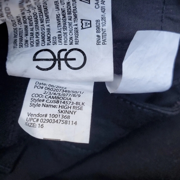 Jessica Simpson Ladies' High-rise Skinny Jean Black 59% COTTON SIZE 6 - Picture 4 of 7